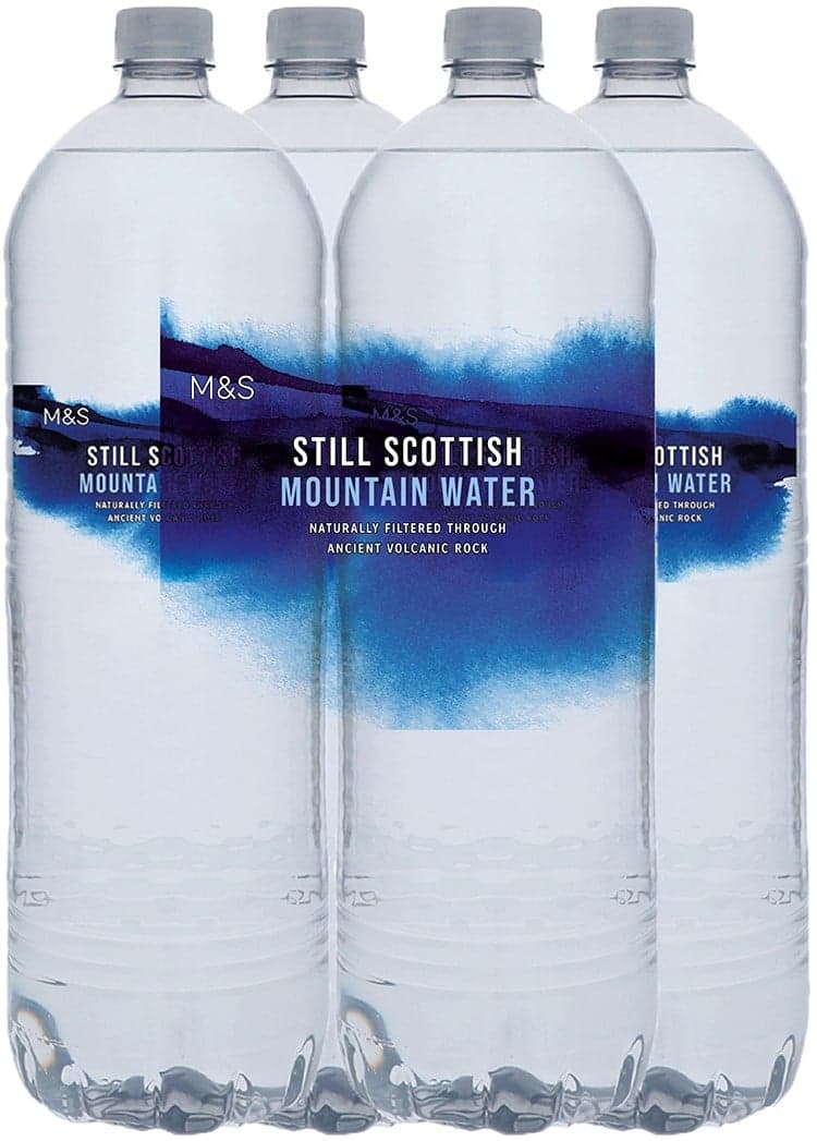 Marks & Spencer Skotská neperlivá horská voda (4×2 l)