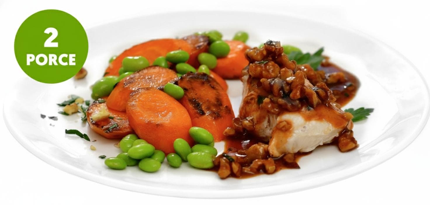 Glazovaná kuřecí prsa s bbq omáčkou s ořechy, karamelizovaná karotka a fazolky edamame (set k přípravě hotového jídla)