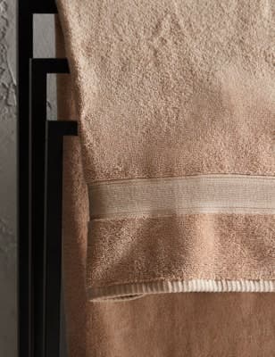 Marks & Spencer Extra jemný antibakteriální ručník, barva hnědá velikost 70 x 125 cm