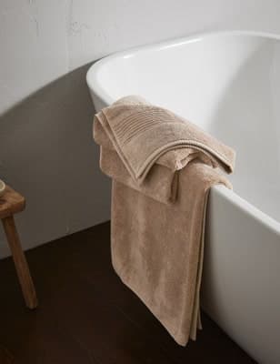 Marks & Spencer Luxusní ručník, barva moka, velikost 70 x 125 cm