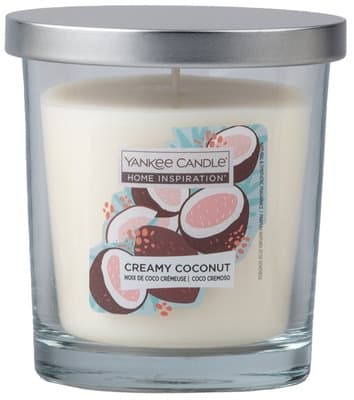 Yankee Candle Vonná svíčka ve skle střední Creamy Coconut