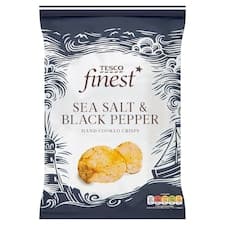 Finest Bramborové lupínky smažené s mořskou solí a černým pepřem 150g