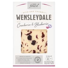 Finest Wensleydale tvrdý plnotučný sýr se slazenými sušenými brusinkami a borůvkami 200g