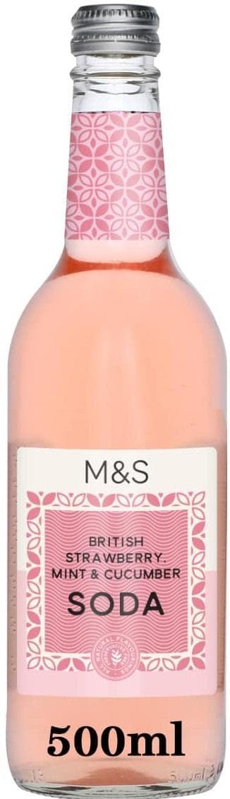 Marks & Spencer Pramenitá voda s jahodovou šťávou, extraktem z okurky a mátovým aroma, perlivá