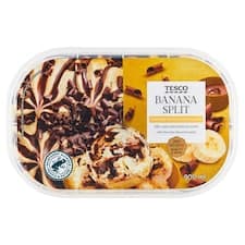 Mražený krém banánový s polevou s čokoládovou příchutí a kousky čokolády 900ml