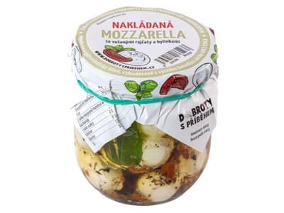 Dobroty s příběhem Nakládaná Mozzarela se sušeným rajčetem a bylinkami