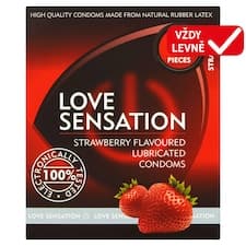 Love Sensation Hladké lubrikované kondomy s jahodovou vůní 3 ks