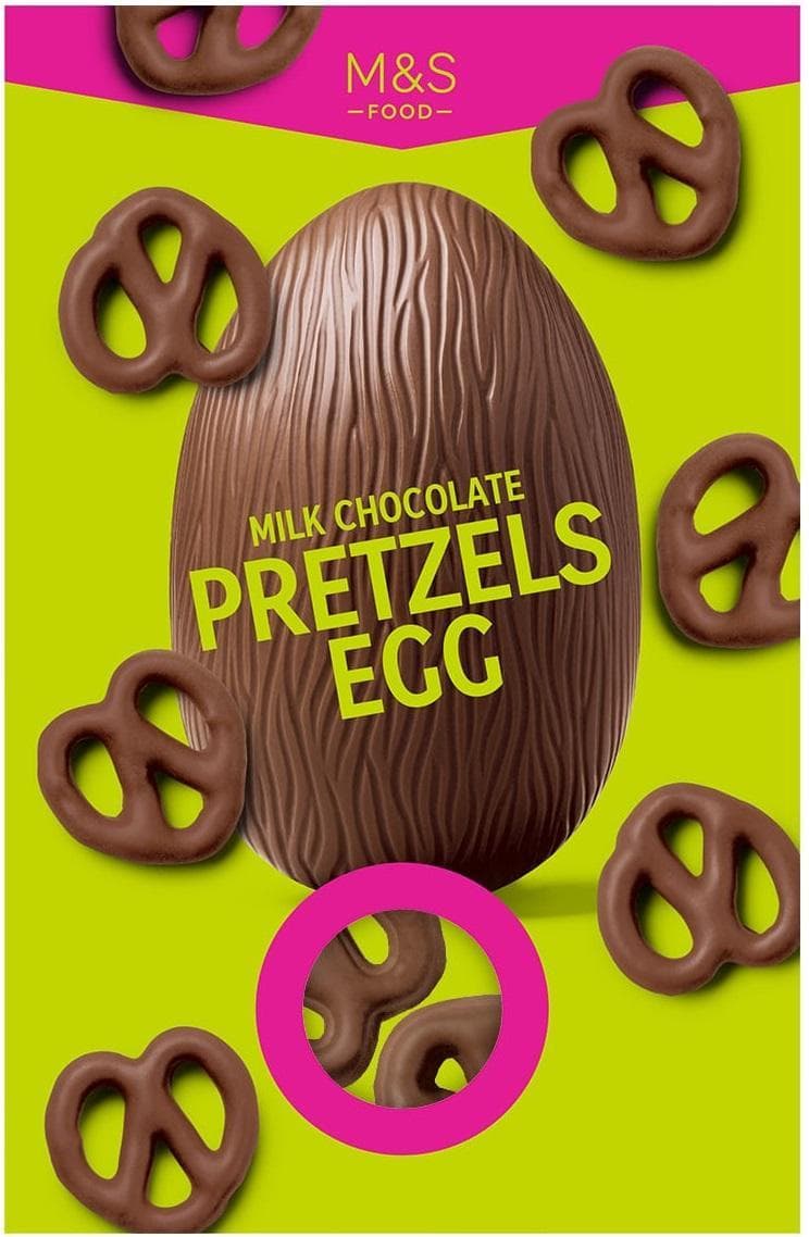 Marks & Spencer Balené duté vajíčko z mléčné čokolády se sáčkem solených preclíků v mléčné čokoládě