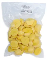 Brambory loupané krájené