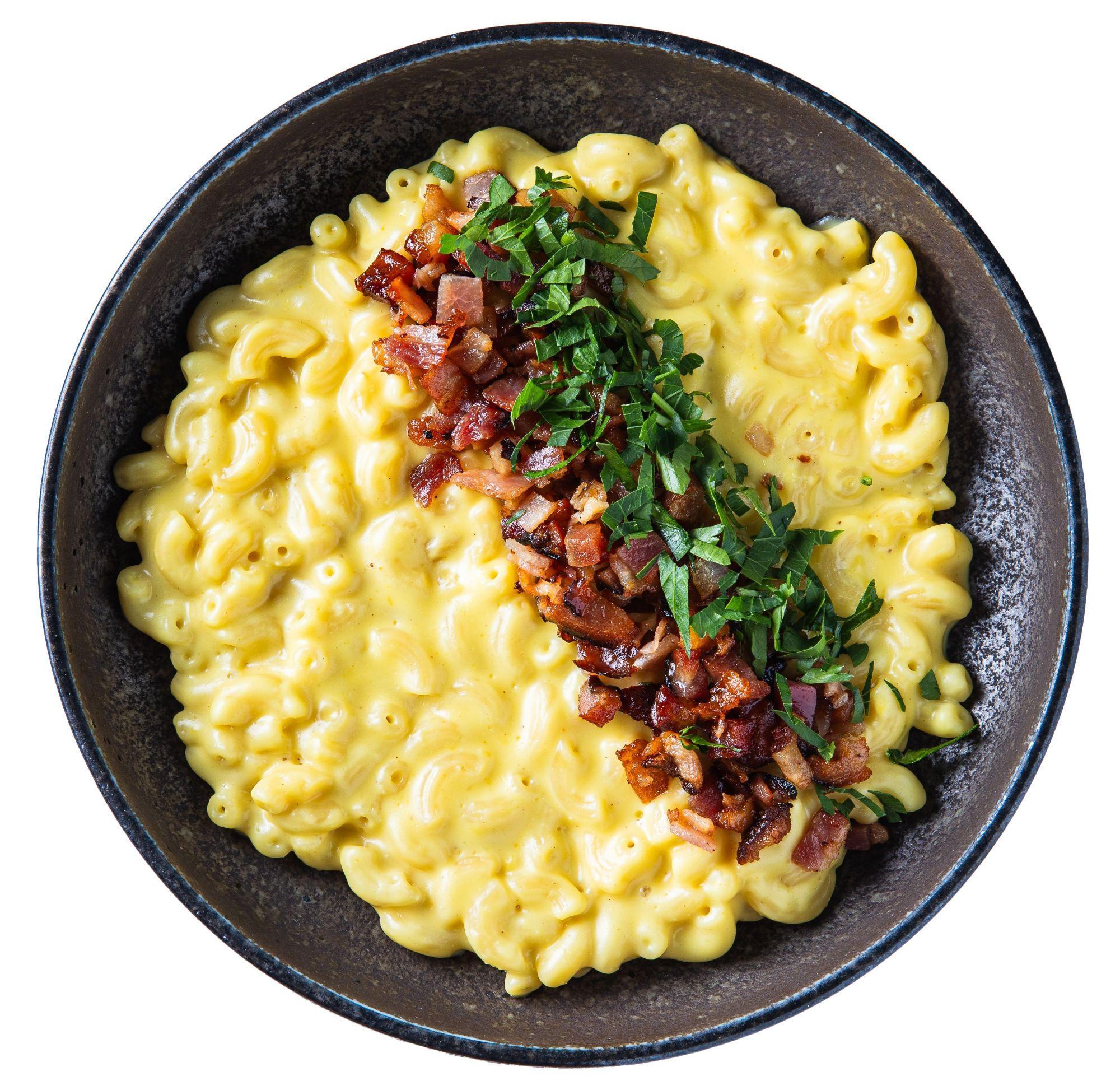 Mac & Cheese s uzeným masem a pažitkou ze Spojky Karlín