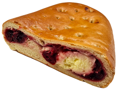 Alrichovo pekařství Závin tvaroh višeň, půlený