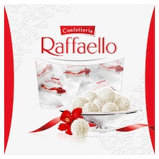 Raffaello Křupavá oplatka zdobená strouhaným kokosem, s celou mandlí uvnitř 260g