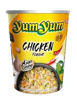 YumYum Instantní nudlová polévka s kuřecí příchutí 70 g